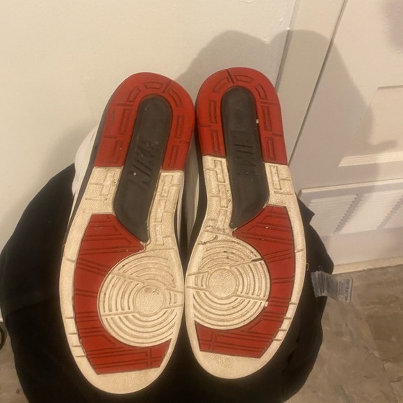 Air Jordan 2 Retro Chicago fits ladies size 9.5 - Picture 8 of 8